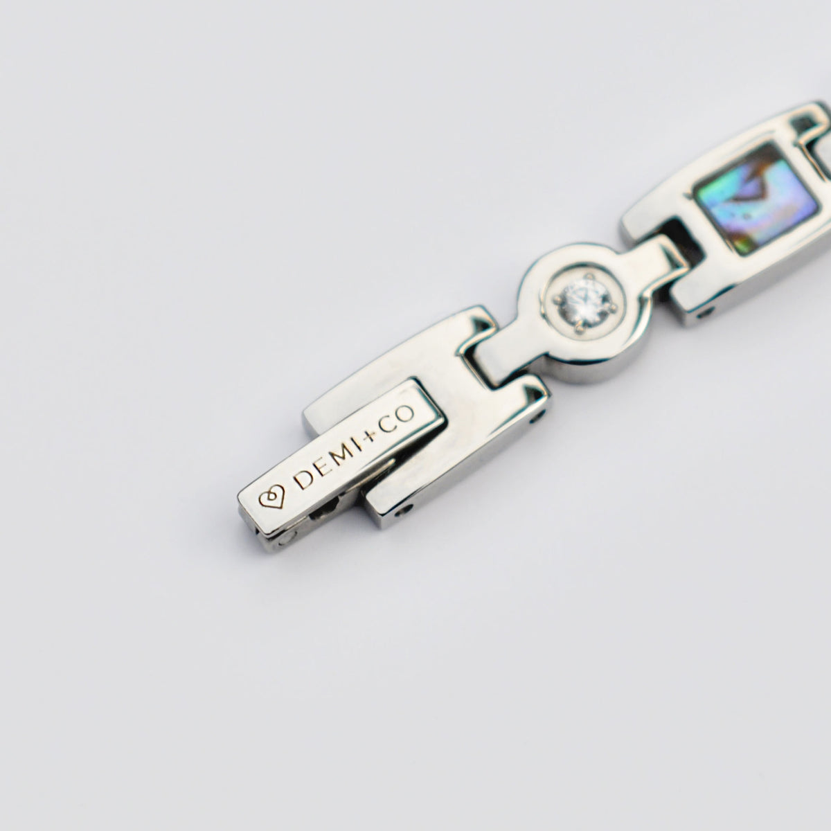 Securing Your Swarovski Tennis Bracelet A StepbyStep Guide On How To  Fasten Your Timeless Piece Of Jewellery  Sweetandspark